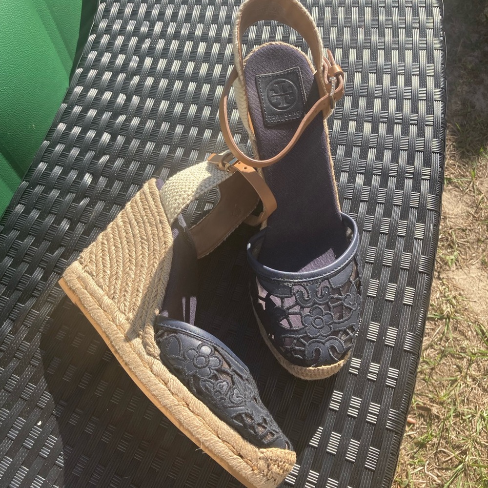 Tory Burch | Navy/Tan Lace Floral Espadrilles Size 10